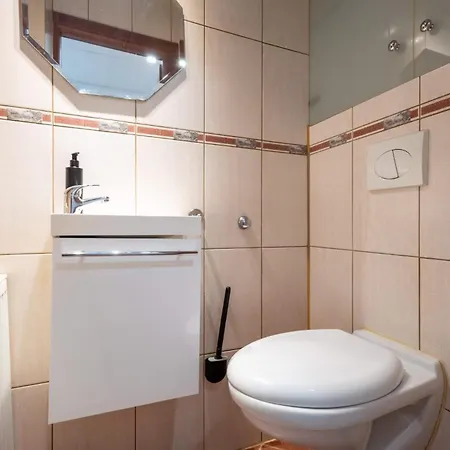 Apartment Family Victus In Close To The Seaside And The Town Centre By Renters *