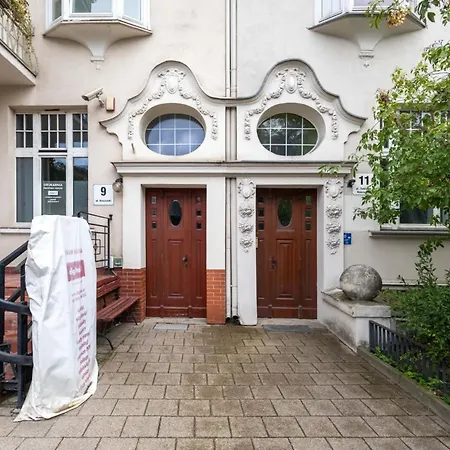 Family Victus In Close To The Seaside And The Town Centre By Renters Apartment